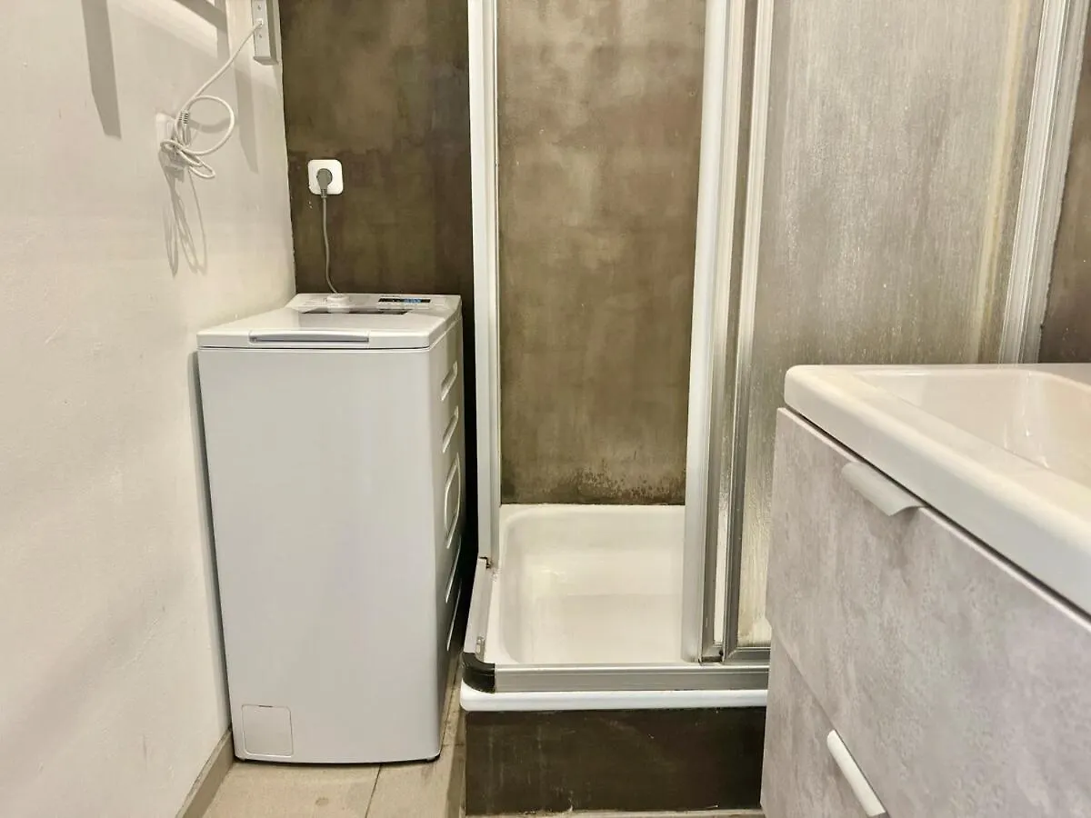 Апартаменты Stylish Flat In Heart Of Вена