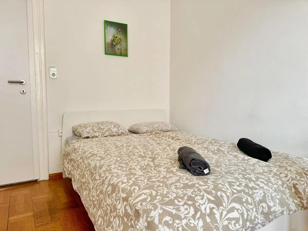 דירות Stylish Flat In Heart Of וינה אוסטריה