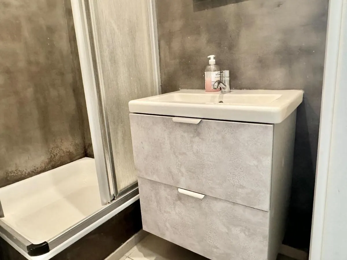 דירות Stylish Flat In Heart Of וינה