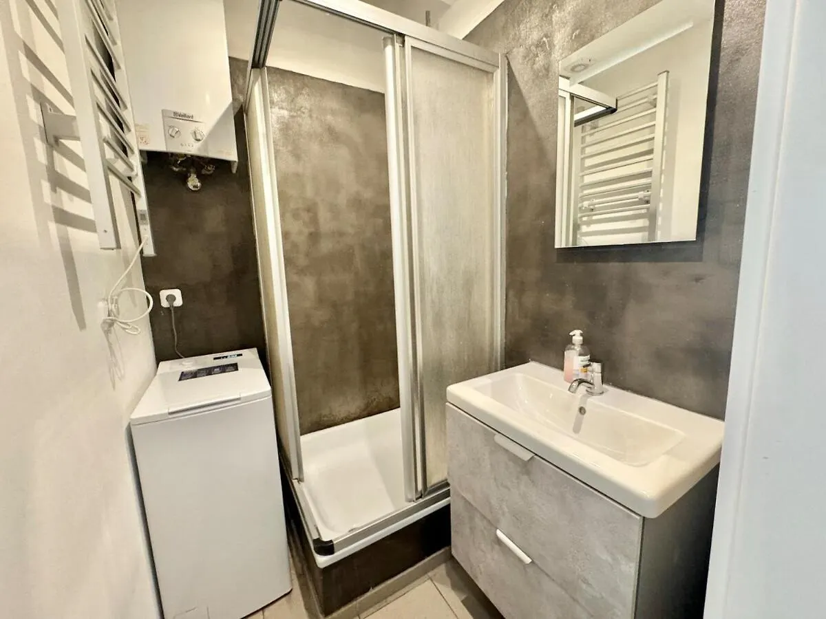 דירות Stylish Flat In Heart Of וינה