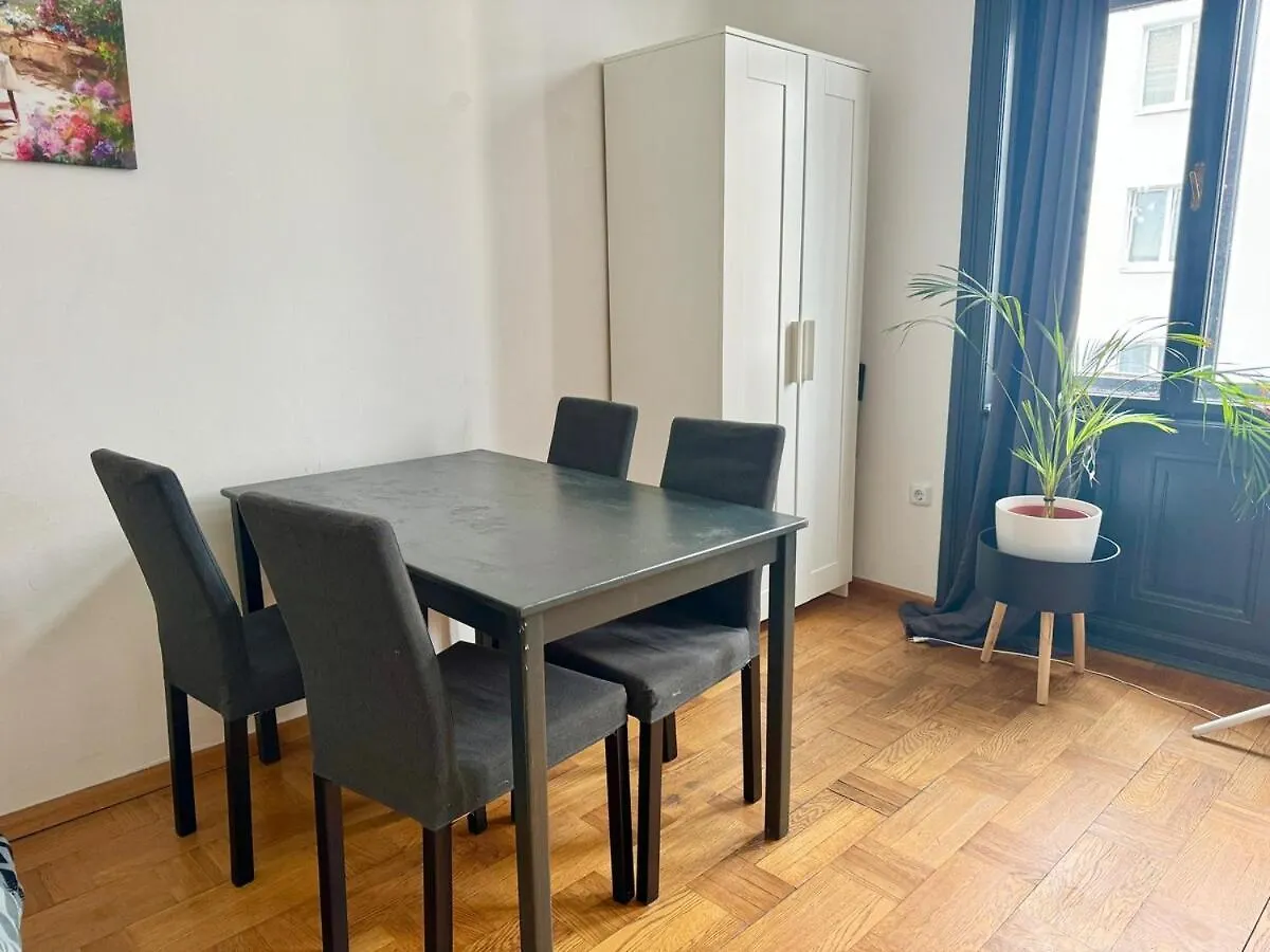 דירות Stylish Flat In Heart Of וינה